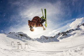 开云中国大陆-苏炳添称希望未来从事体育教育工作，苏炳添体育生涯