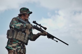 开云·Kaiyun网页版-_荒野越野+露营：户外探索的极限体验_，越野车露营